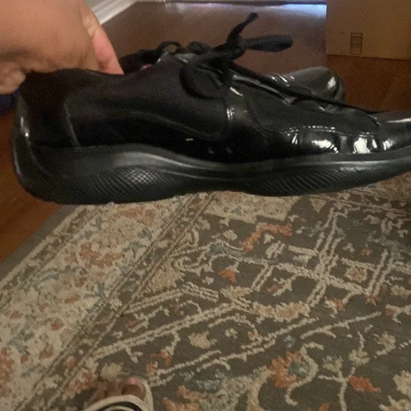 Prada - Picture 4 of 4